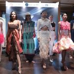 Acara Karya Desainer Dalam Sebuah Penampilan Fashion Show