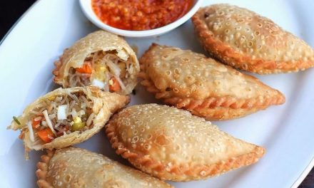 Makanan Jalangkote Yang Memiliki Isian Seperti Pastel