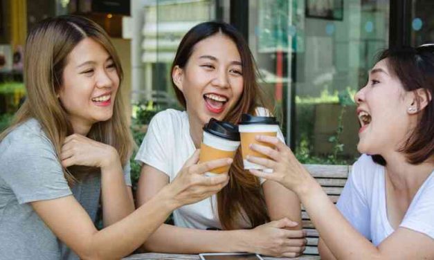 Minum Kopi Sudah Menjadi Kebiasaan Anak Muda