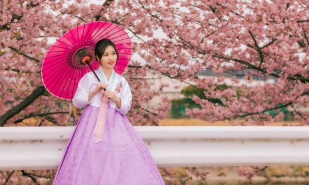 Pakaian Tradisional Korea Hanbok Untuk Acara Tertentu
