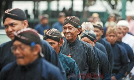 Penggunaan Topi Blangkon Sebagai Budaya Tradisional Indonesia