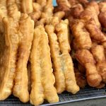 Camilan Ringan Cakwe Merupakan Makanan Berbentuk Panjang