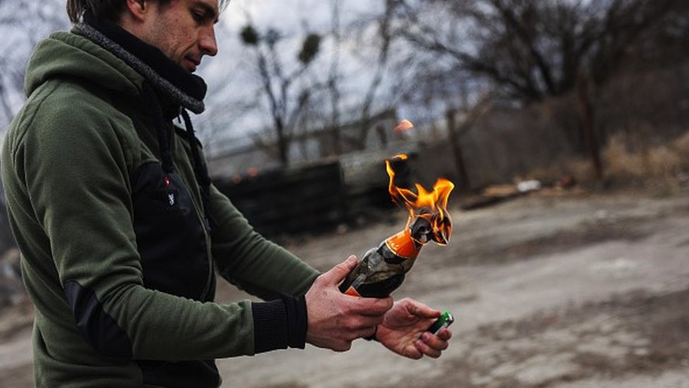 Sejenis Peledak Rakitan Atau Bom Molotov