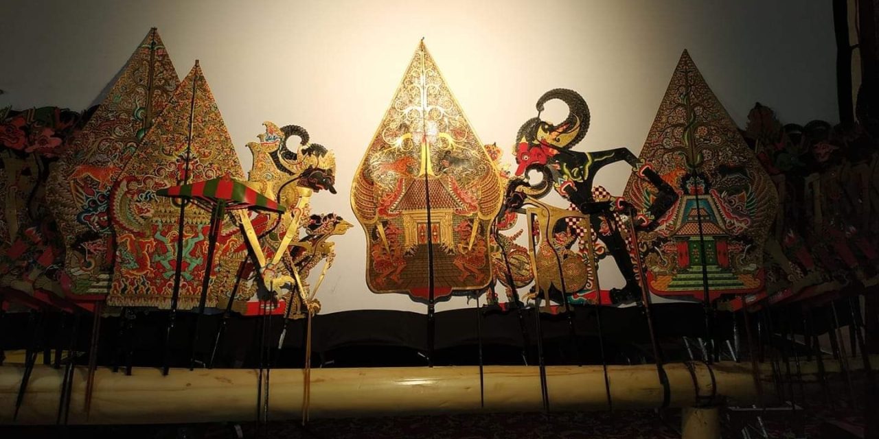 Seni Penampilan Wayang Pertunjukan Tradisional Indonesia