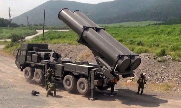 Senjata Perang Misil Yang Meluncur Sesuai Target
