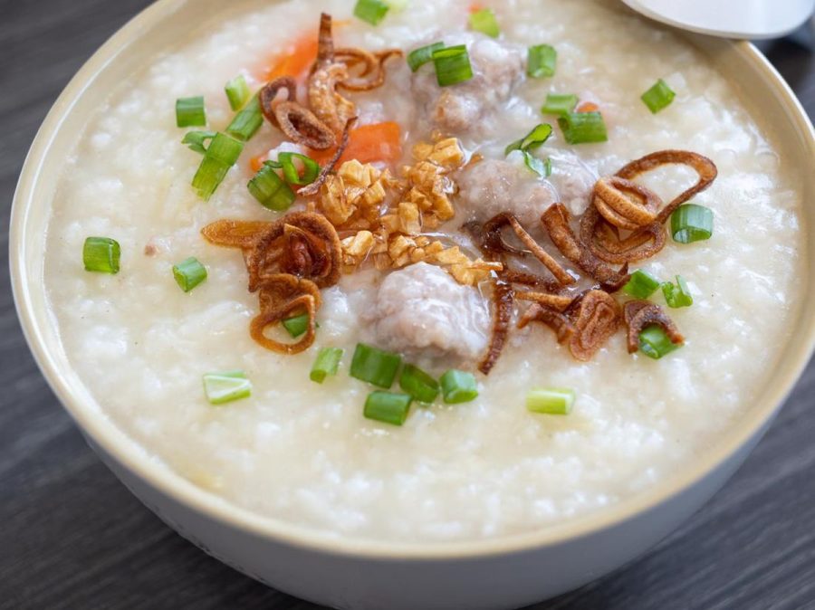 Memasak Hidangan Bubur Dengan Tekstur Lembutnya