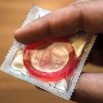 Pengaman Berhubungan Sebuah Kondom Alat Kontrasepsi