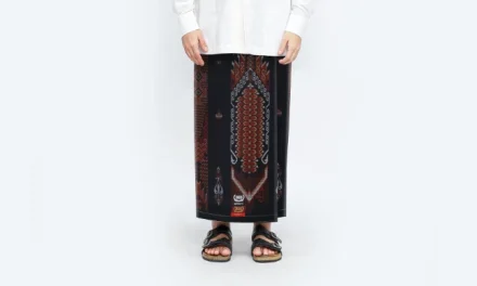 Kain Unik Sarung Dengan Berbentuk Tabung