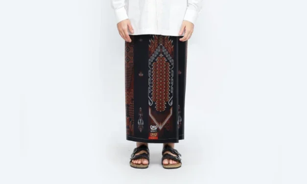 Kain Unik Sarung Dengan Berbentuk Tabung