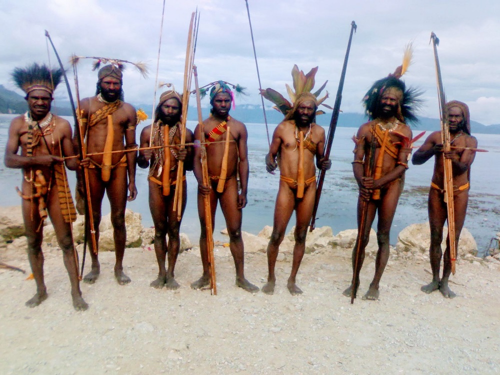 Busana Tradisional Yang Menandakan Wilayah Papua