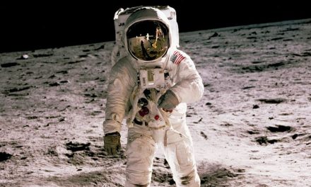 Pekerjaan Luar Angkasa Dari Seorang Astronot