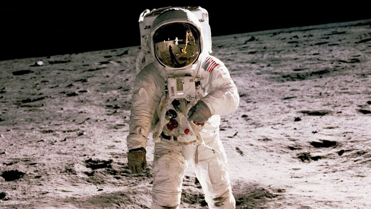 Pekerjaan Luar Angkasa Dari Seorang Astronot