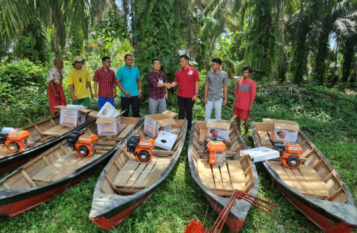 Kendaraan Buatan Sampan Kecil Pengangkut Orang