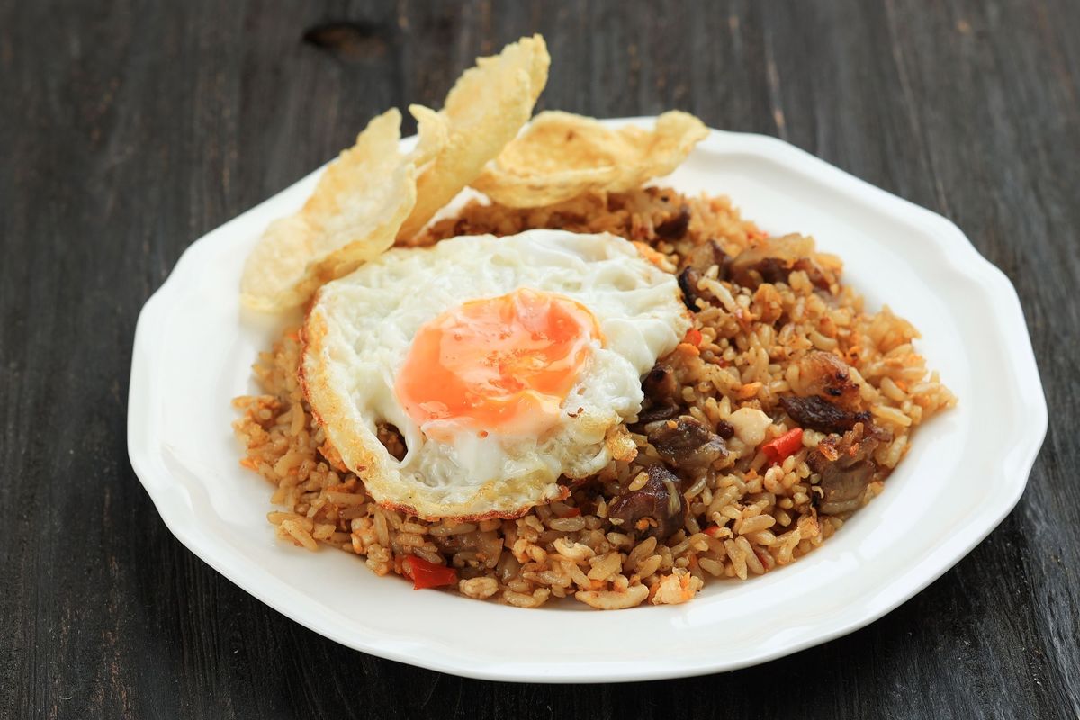 Sebuah Makanan Populer Nasi Goreng Dengan Rasa Enak