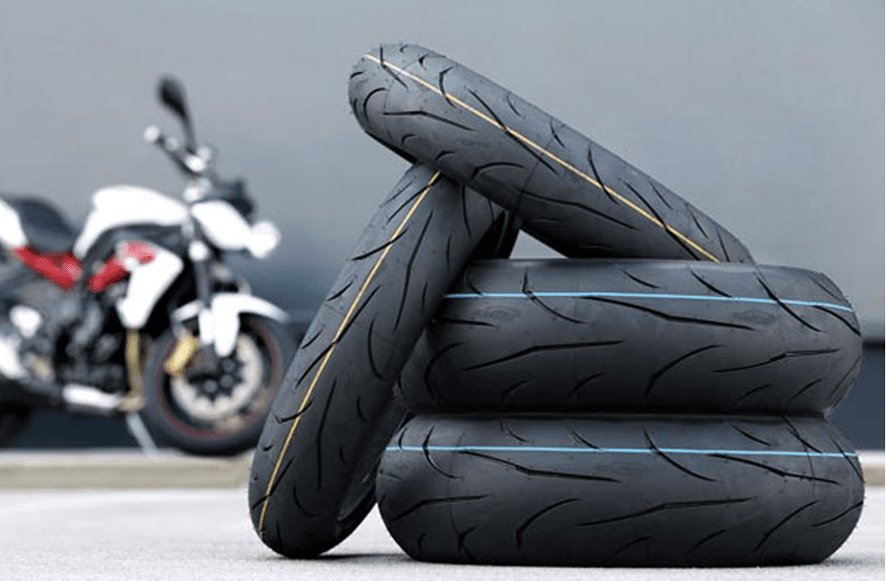 Sebuah Bagian Ban Kendaraan Sepeda Motor