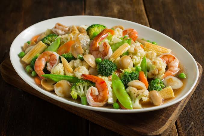 Sebuah Hidangan Capcay Makanan Penuh Sayur