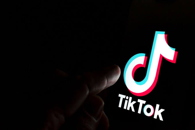 Sebuah Aplikasi Tiktok Dengan Banyak Konten Kreator